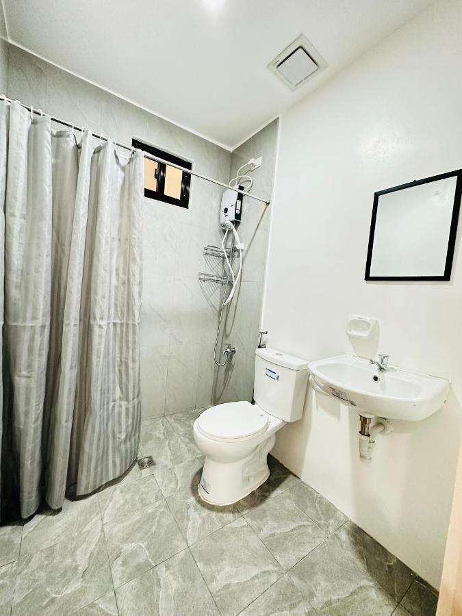 Rjc Building Appartement Olongapo Buitenkant foto