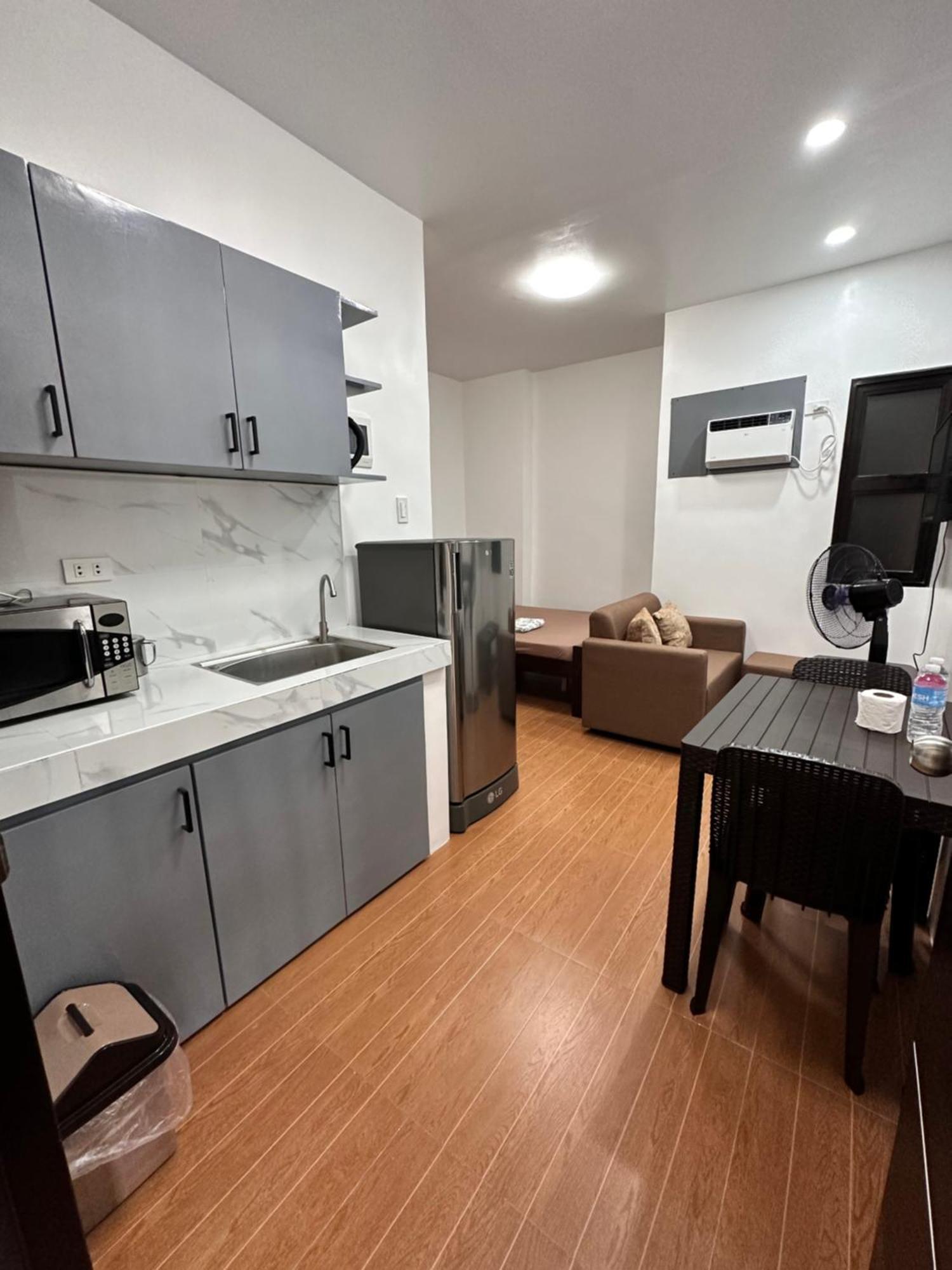Rjc Building Appartement Olongapo Buitenkant foto